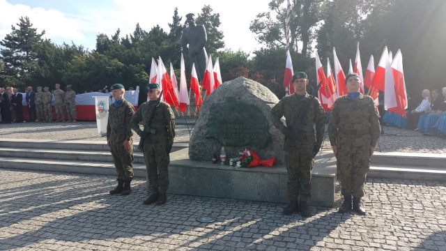 W godzinę W zawyły syreny. Obchody 81. rocznicy wybuchu Powstania Warszawskiego w regionie [zdjęcia]