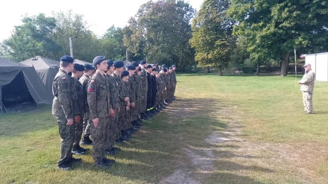 Młodzież gotowa do służby. Wojskowy obóz w Toruniu [zdjęcia, wideo]