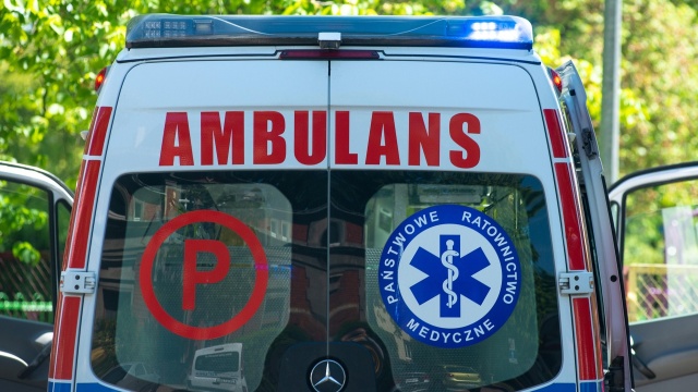 Zderzenie karetki i lawety pod Włocławkiem. Dwie osoby zostały poszkodowane