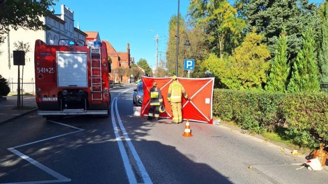 Śmiertelny wypadek w Tucholi. 65-letnia kobieta została potrącona, gdy przechodziła przez przejście dla pieszych