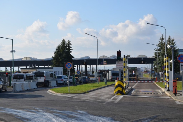 Od niedzieli rejestracja wjazdu i wyjazdu cudzoziemców spoza UE na początek dwa przejścia