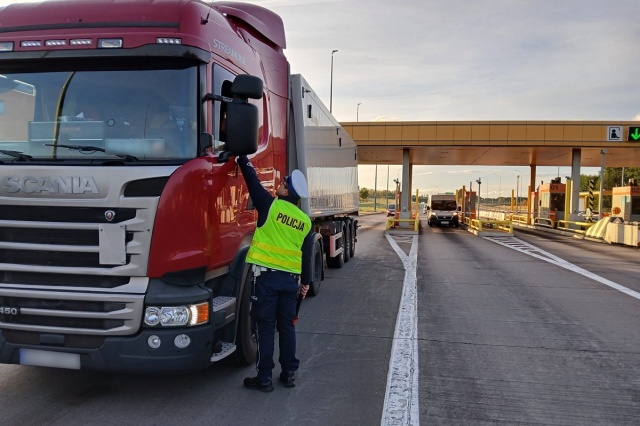 Akcja Trzeźwa autostrada policjantów ze Świecia. Skontrolowali blisko 1700 kierowców [zdjęcia]