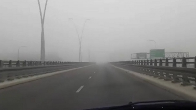 Gęsta mgła w regionie. Synoptycy ostrzegają � widoczność może spaść do 200 metrów