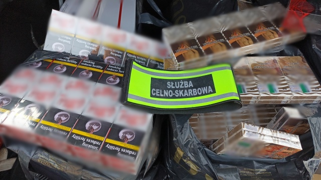 KAS skontrolowała bydgoskie targowiska. Funkcjonariusze przejęli ponad 34 tysiące papierosów [zdjęcia]