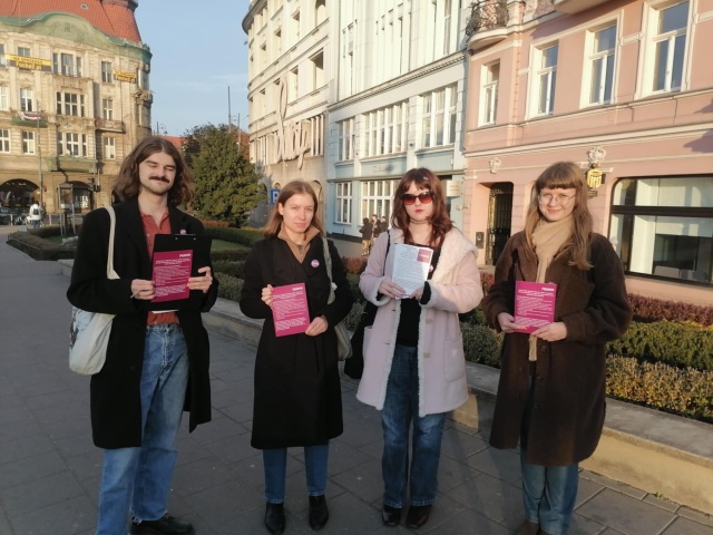 Mniej bójek na ulicach i na SOR-ach. Partia Razem chce zakazu sprzedaży alkoholu w nocy