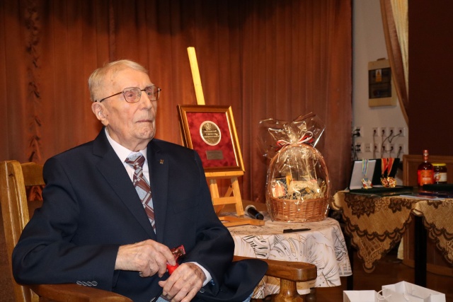 Płk Zdzisław Rakowski skończył 100 lat Do Bydgoszczy przyciągnęły go... niebo i woda [zdjęcia]