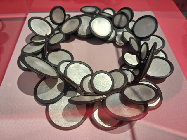 Projekt: biżuteria artystyczna to nowa propozycja wystawiennicza Centrum Sztuki Współczesnej w Toruniu