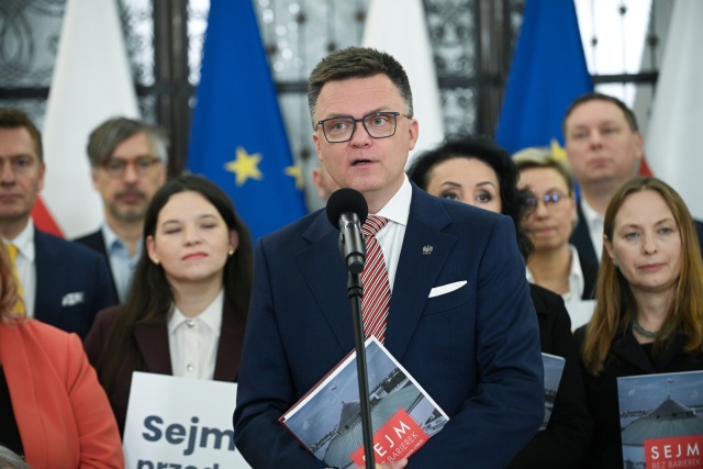 Szymon Hołownia zrezygnował z funkcji marszałka Sejmu. Zastąpić go ma Włodzimierz Czarzasty