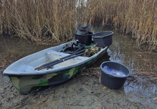 Kłusownik znad jeziora Gopło wpadł w ręce policjantów i strażników rybackich [zdjęcia]