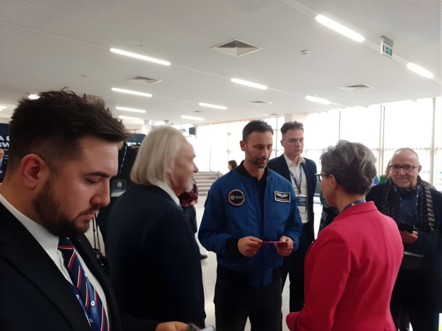 Co kryje kosmos Torunianie przyszli na spotkanie ze Sławoszem Uznańskim-Wiśniewskim