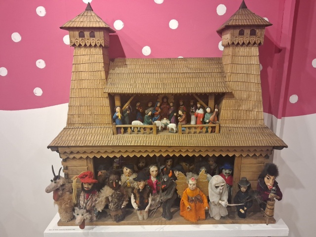 Największa ma dwa metry, najmniejsza mieści się w łupince orzecha. Jest ich prawie sto [wideo, zdjęcia]