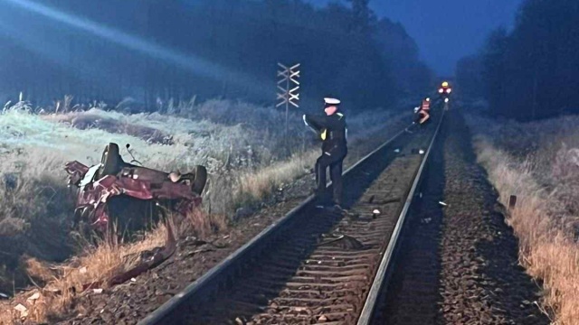 Zderzenie samochodu z szynobusem w powiecie świeckim Jedna osoba nie żyje. Wypadek też w Brzozie