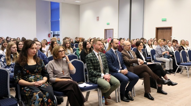 Jedzą za mało, za dużo, zbyt zdrowo. Konferencja o zaburzeniach odżywiania w Bydgoszczy