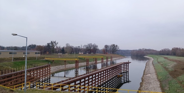 Osuwisko na śluzie Czersko Polskie w Bydgoszczy zlikwidowane. Remont 100 metrów nabrzeża