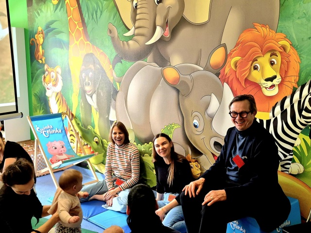 Rysiek z Klanu w więzieniu w Grudziądzu. Aktor Piotr Cyrwus odwiedził osadzone matki z dziećmi