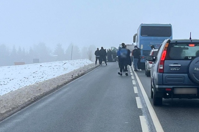 Ustawka między pseudokibicami udaremniona. Policjanci zatrzymali pięciu mężczyzn [zdjęcia i wideo]