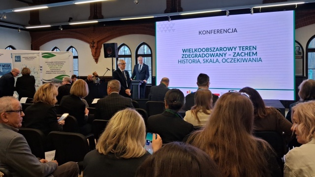 Eksperci dyskutują w Bydgoszczy o skali skażeń i planie oczyszczania terenów po Zachemie