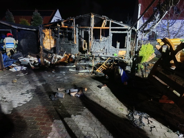 Jest wstępna przyczyna tragicznego pożaru w Borównie koło Bydgoszczy. Dwie osoby nie żyją