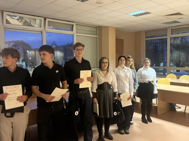 Na debatę składają się wiedza, dialog i spokój. Oksfordzkie zmagania uczniów w Toruniu