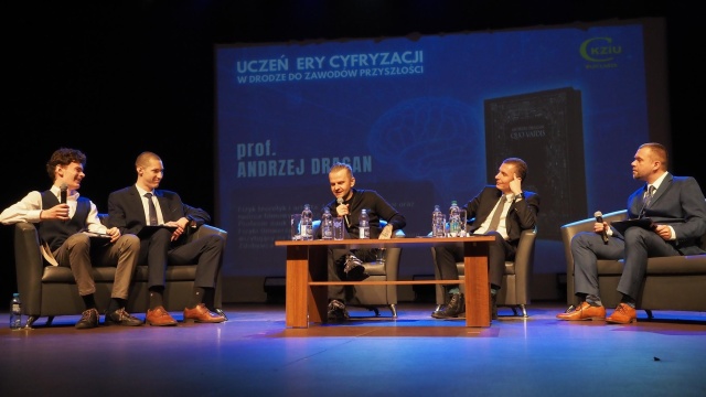 Prof. Andrzej Dragan we Włocławku. Czy cyfryzacja i sztuczna inteligencja ułatwiają pracę