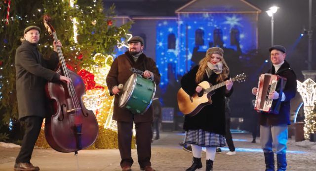 Napisali piosenkę o jarmarku bydgoskim. W teledysku Ferajny Bydgoskiej wygląda magicznie [wideo]