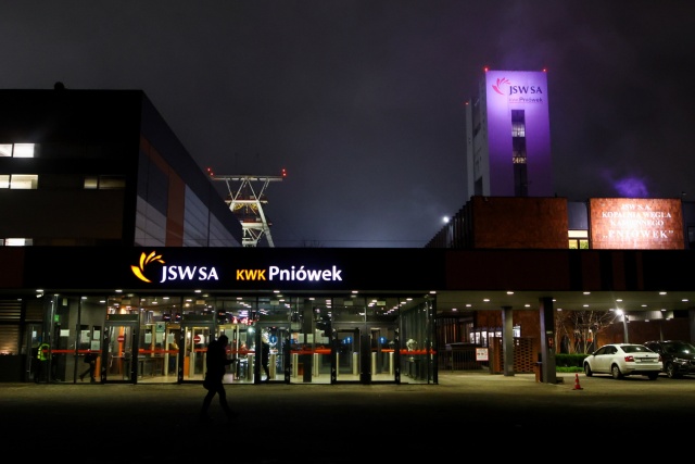 Śląskie: Akcja ratownicza w kopalni Pniówek, brak kontaktu z dwoma pracownikami