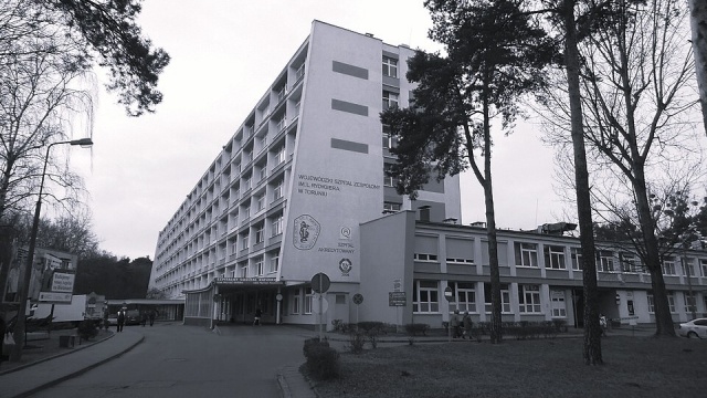 Nie żyje pacjent, który wypadł z okna szpitala w Toruniu. Rzecznik placówki potwierdza