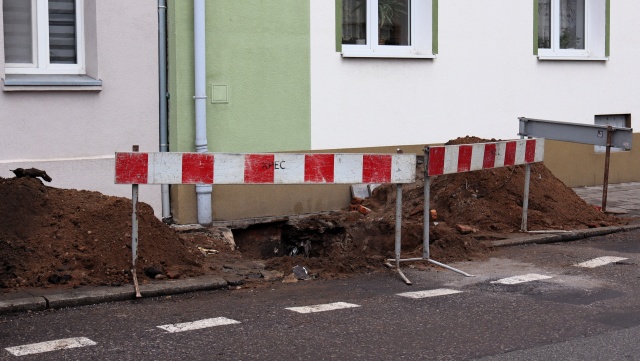 Naprawa sieci ciepłowniczej w Bydgoszczy trwa. Ciepła woda dostępna w mieszkaniach [aktualizacja]