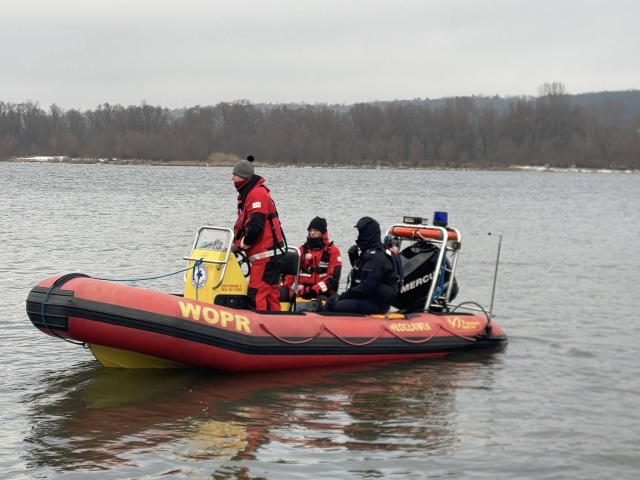 Przeczesywali dno Wisły we Włocławku. Szukali 46-latka, który zniknął miesiąc temu