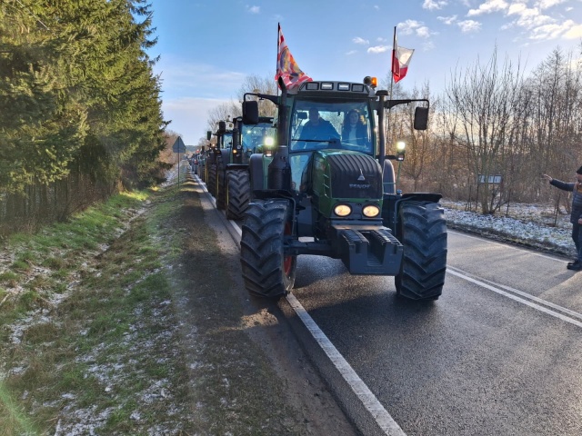 300 rolników protestuje w powiecie grudziądzkim przeciwko umowie z Mercosur [wideo  zdjęcia]