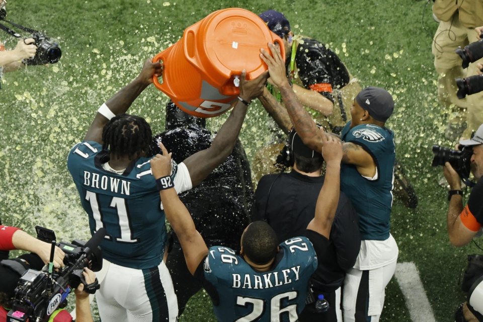 Philadelphia Eagles już w trakcie meczu świętowali zwycięstwo/fot. PAP/EPA/CJ Gunther