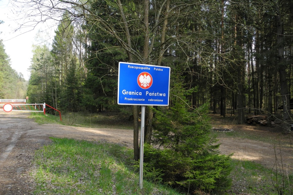 Granica polsko-białoruska/fot. By Kamil Gopaniuk - https://www.flickr.com/photos/kamilgopaniuk/14991040351/in/album-72157663838427556/, CC BY 2.0, https://commons.wikimedia.org