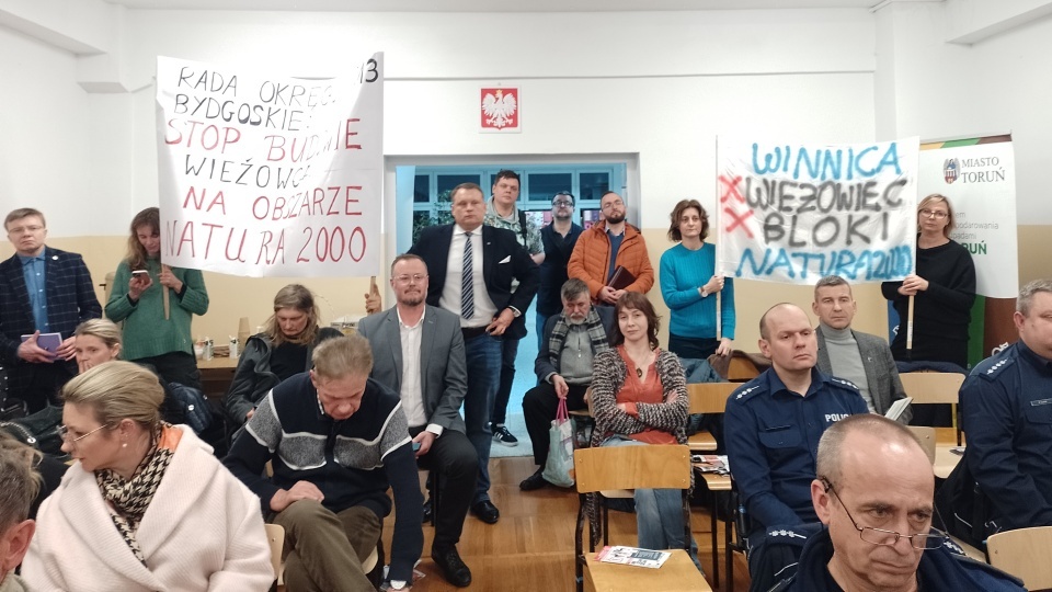 Rok 2024. Toruńscy społecznicy w czasie protestu przeciwko budowie wieżowca na obszarze Natura 2000/fot. Michał Zaręba/archiwum