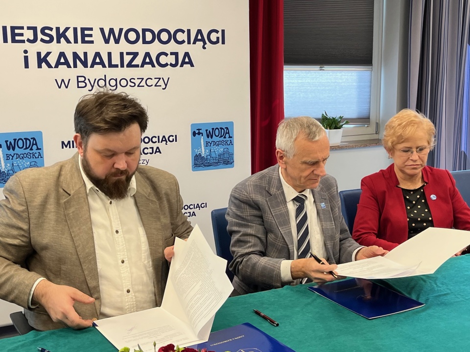 Podpisanie porozumienie ws. oczyszczenia Brdy na terenie Koronowa/fot. Elżbieta Rupniewska