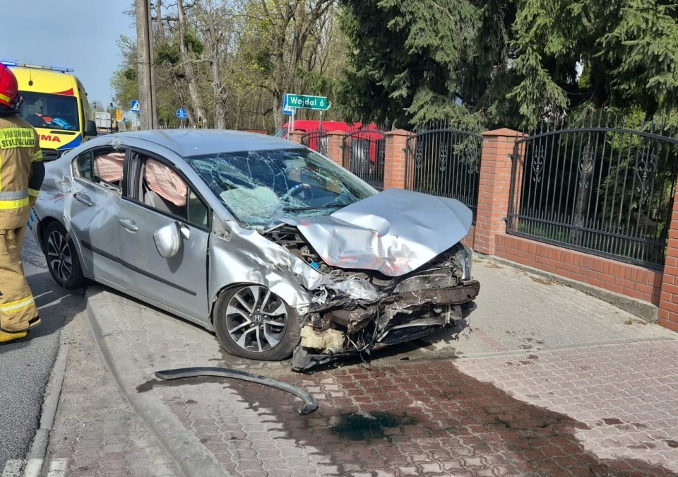 Wypadek w Pakości/fot. bryg. Krzysztof Ferensztajn, Komenda Powiatowa Państwowej Straży Pożarnej w Inowrocławiu, Facebook