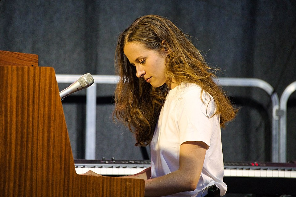 Hania Rani to polska pianistka, kompozytorka i wokalistka/fot. Schorle, Wikipedia
