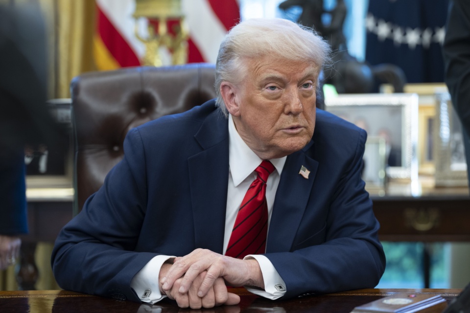 W kampanii wyborczej prezydent USA Donald Trump obiecywał, że zakończy wojnę na Ukrainie w ciągu 24 godzin. / Fot. PAP/EPA/Chris Kleponis