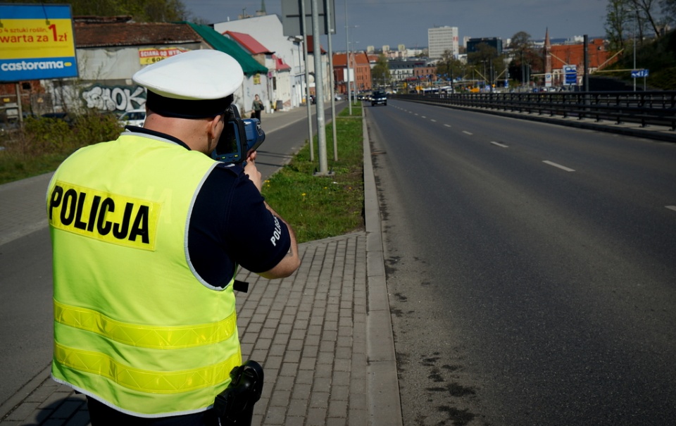 W świąteczny weekend policjanci będą jeszcze częściej kontrolować zachowanie kierowców na drogach/fot: ilustracyjna, KMP Bydgoszcz