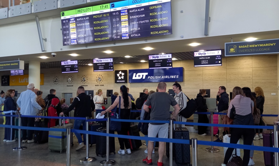 180 pasażerów zainaugurowało lot do Marsa Alam z bydgoskiego lotniska/fot: Tatiana Adonis
