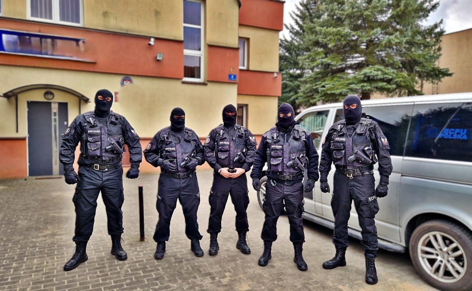 Fundacja ECPU Polska przeprowadziła kolejną akcję, która zakończyła się zatrzymaniem. Policja wyjaśnia sprawę. Zdjęcie ilustracyjne/fot. Fundacja ECPU Polska: ŁOWCY PDF-ów