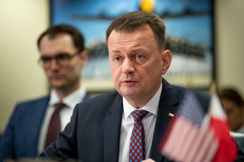 Poseł Mariusz Błaszczak/fot. By U.S. Secretary of Defense - https://www.flickr.com/photos/68842444@N03/52873321030/, CC BY 2.0, https://commons.wikimedia.org/w/index.php?curid=131580062