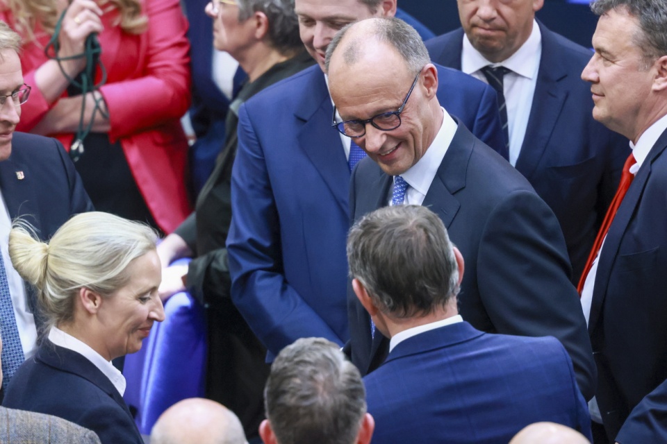 Niemiecki parlament wybrał we wtorek, w drugim podejściu chadeka Friedricha Merza na kanclerza/fot. PAP/EPA/HANNIBAL HANSCHKE