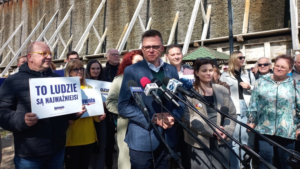 Kandydat Trzeciej Drogi w wyborach na fotel prezydenta RP - marszałek Sejmu Szymon Hołownia podczas spotkania wyborczego na placu pod kinem Zdrój w Ciechocinku/fot. Marek Ledwosiński