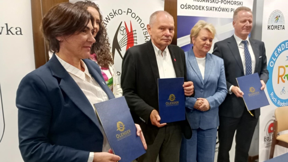 W Centrum Sportu i Rekreacji podpisano ważną dla Wielkiej Nieszawki umowę/fot. Wiktor Sobociński