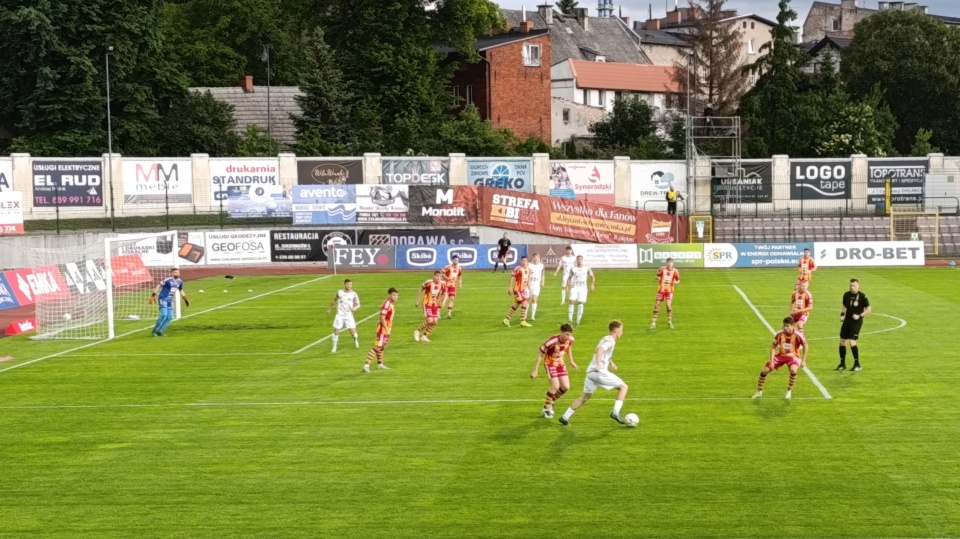 Olimpia wysoko przegrała z faworyzowaną Chojniczanką/fot. Radosław Łączkowski