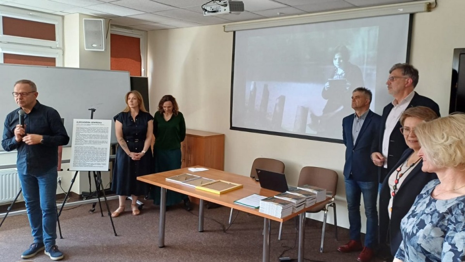 Wyniki konkursu ogłosił przewodniczący jury prof. Roman Leppert (pierwszy z lewej)/fot. Katarzyna Bogucka