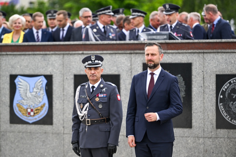 W Dęblinie Władysław Kosiniak-Kamysz brał udział w uroczystościach z okazji stulecia istnienia Lotniczej Akademii Wojskowej. / Fot. PAP / Wojetk Jargiło