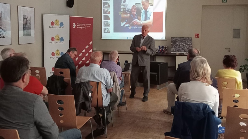 Jan Rulewski napisał książkę pt. Łuk Europejski/fot: Facebook, Jan Rulewski