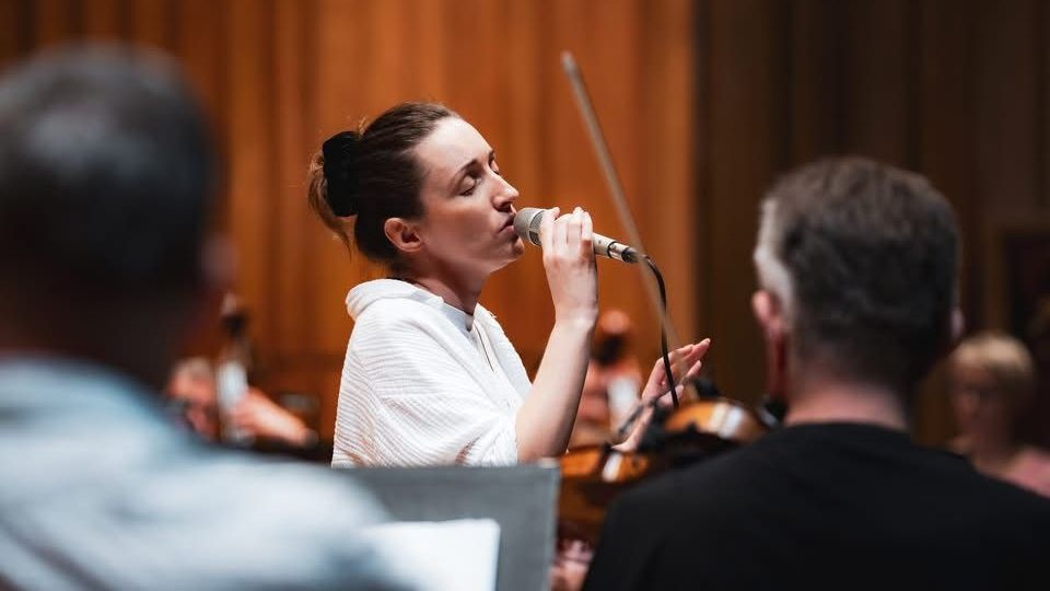 Edyta Krzemień podczas prób w Filharmonii Pomorskiej/fot. M.Kledzik
