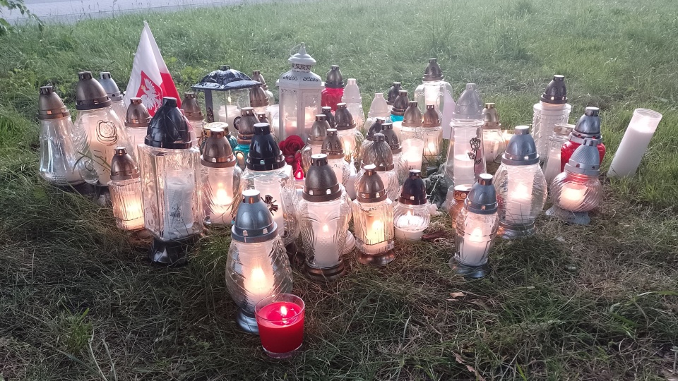 Znicze wciąż palą się w parku Glazja, gdzie doszło do tragedii. / Fot. Michał Zaręba / Archiwum